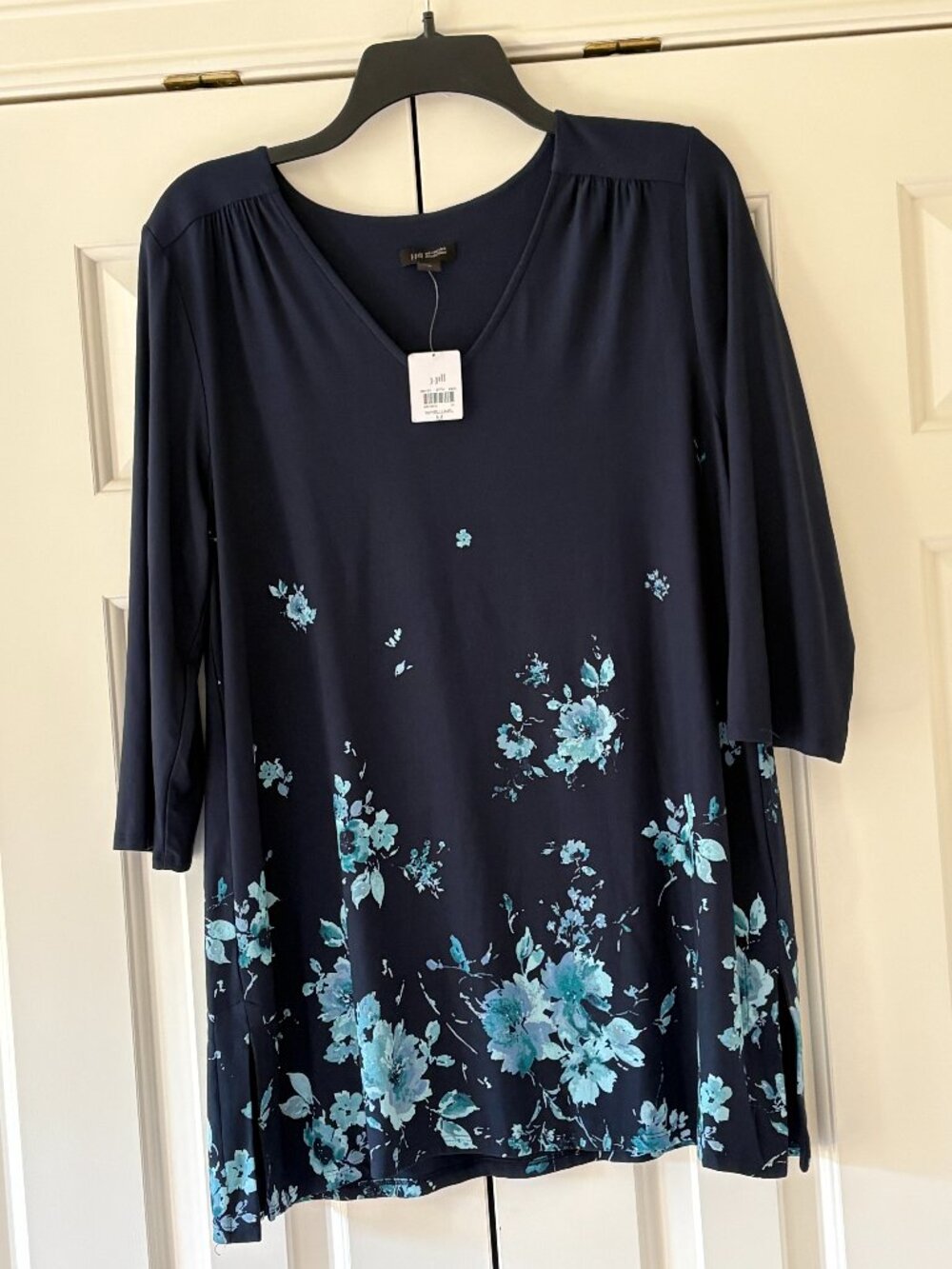 NWT J. Jill Wearever Navy Tunic with Light Blue Florals  Sz M